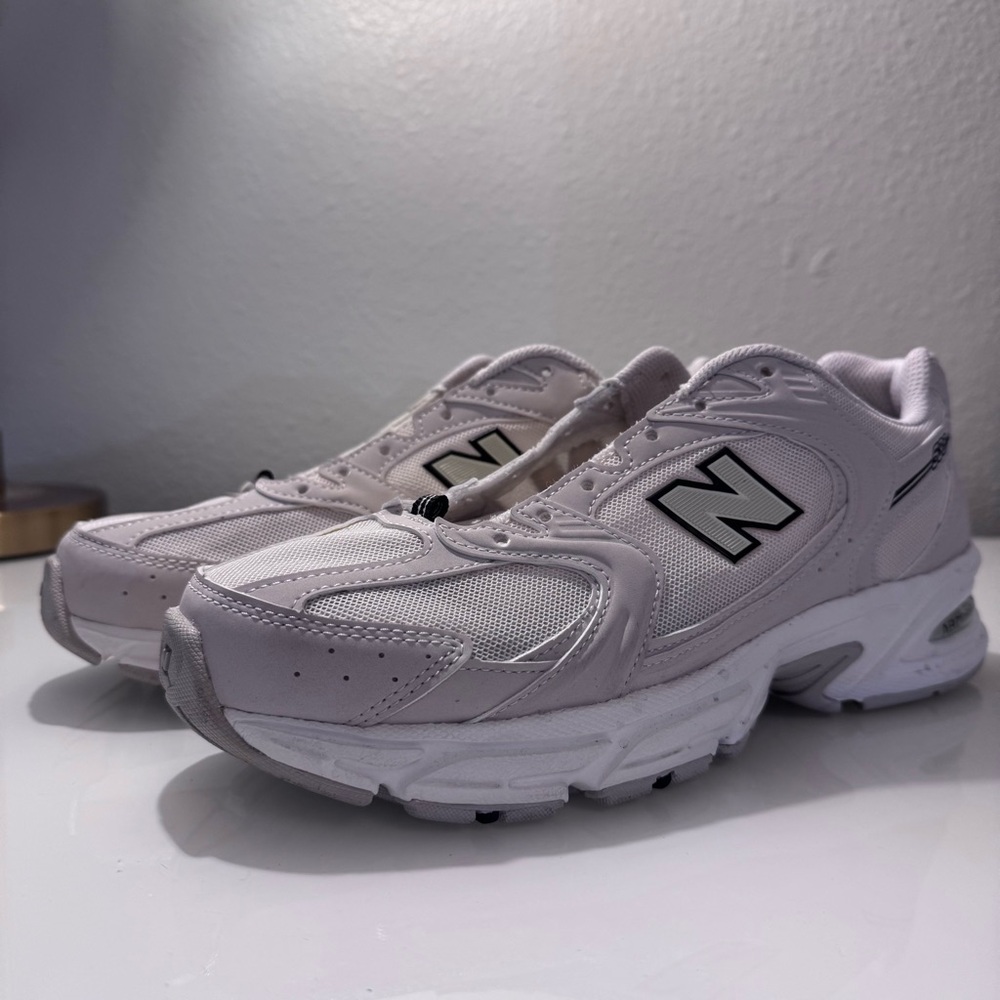 New Balance 530 Ivory / Cream / Beige | Size 8.5 W (EU 40)